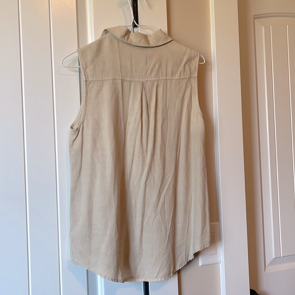 Cloth And Stone Sleeveless Button-Down Tan Blouse - image 5